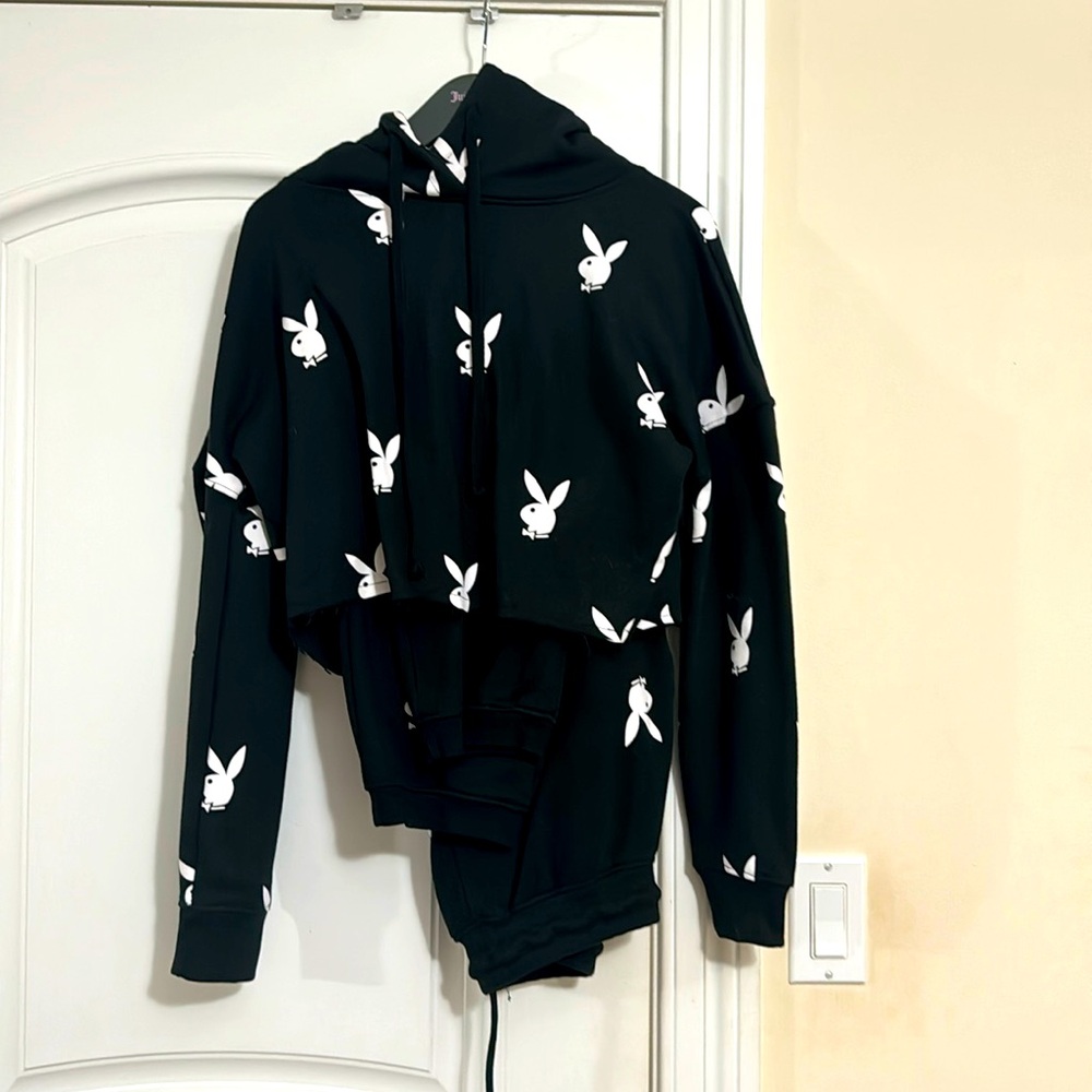 Play boy crop sweater/hoodie Mwithh sweat pants L